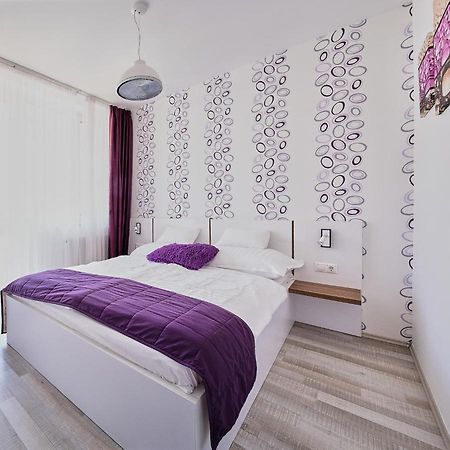 Apartman Rubin Sarvar Luaran gambar