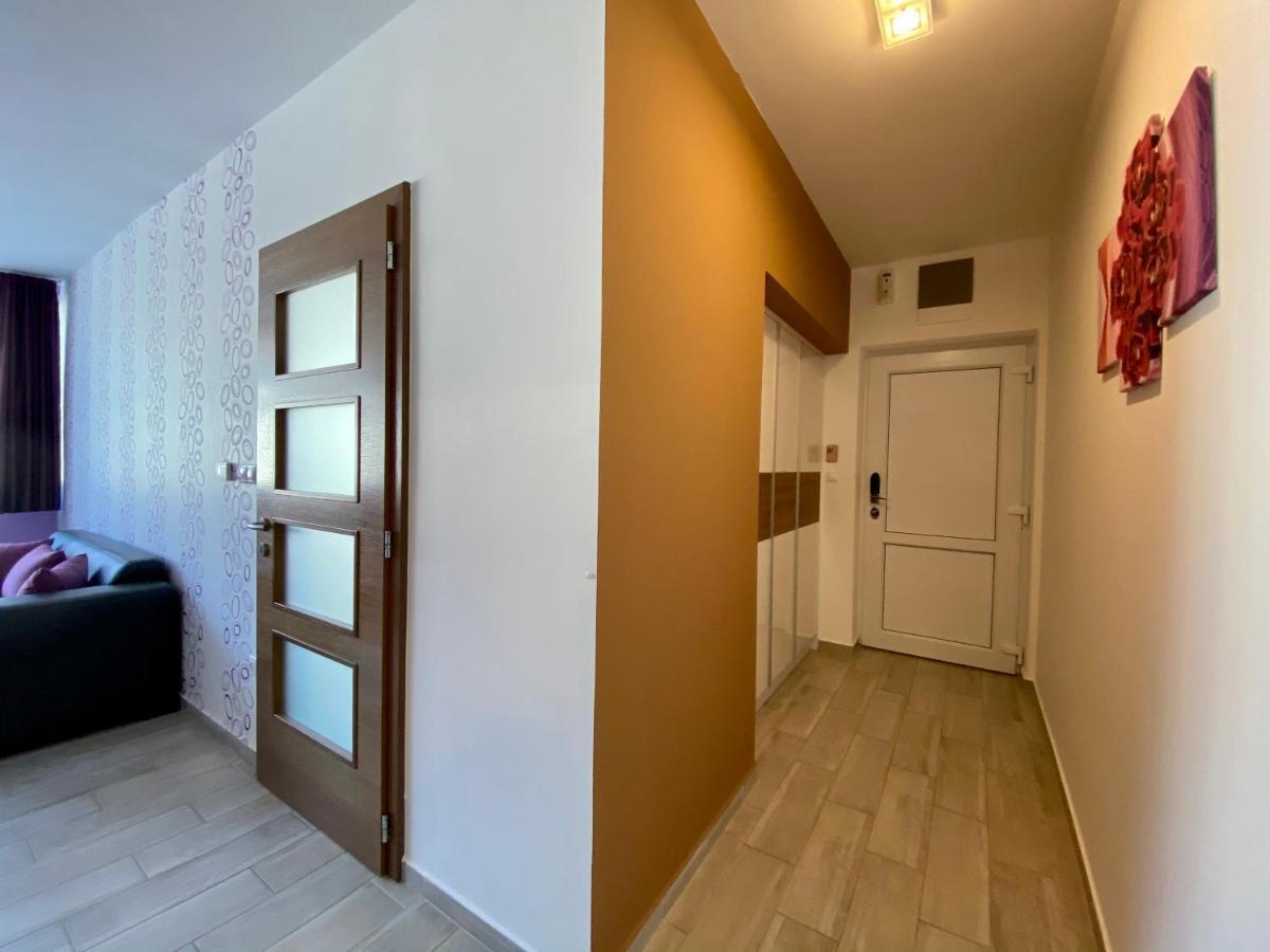 Apartman Rubin Sarvar Luaran gambar